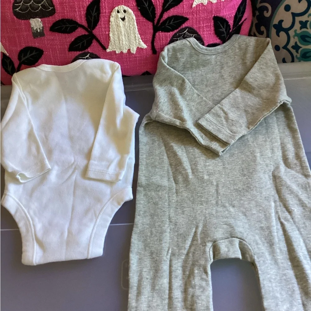 Halloween Onsies 0-3 Months Baby NWOT Old Navy